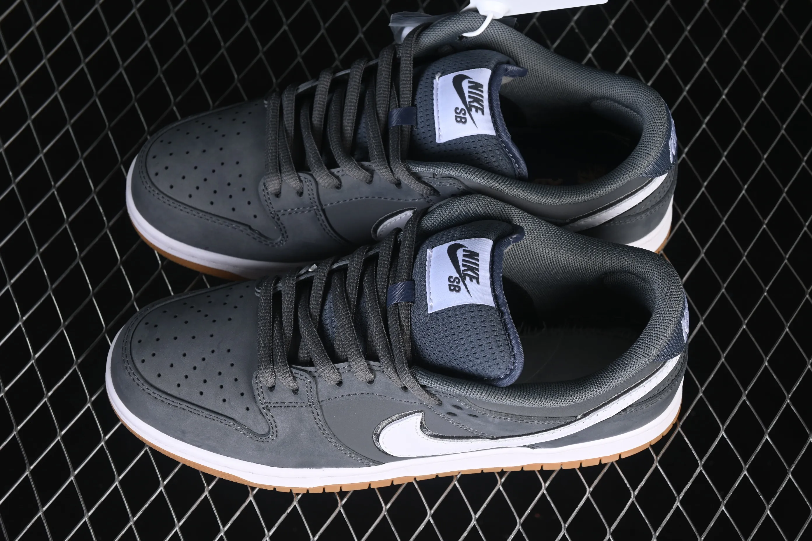 All categories Nk SB Dunk series Nk SB Dunk Low low-top sneakers Nike SB Dunk Low suede gray raw rubber SB low-top casual sneakers FZ1287-300